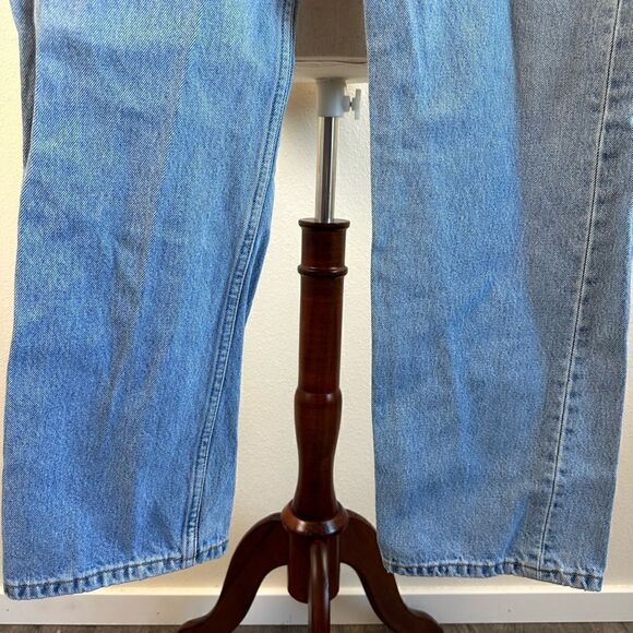 EUC Vintage Levi’s Men’s Jeans - Picture 3 of 10